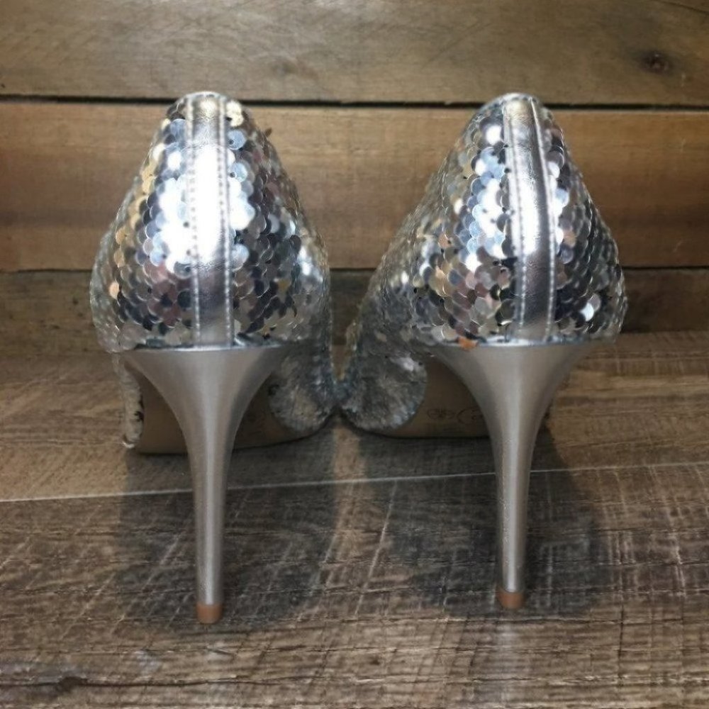 NEW Chinese Laundry Ruth’s Reversible Sequins Pump - Picture 8 of 9